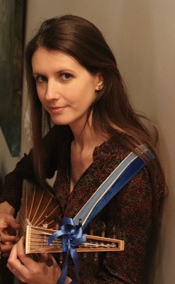 Marie BREILLAT, théorbe